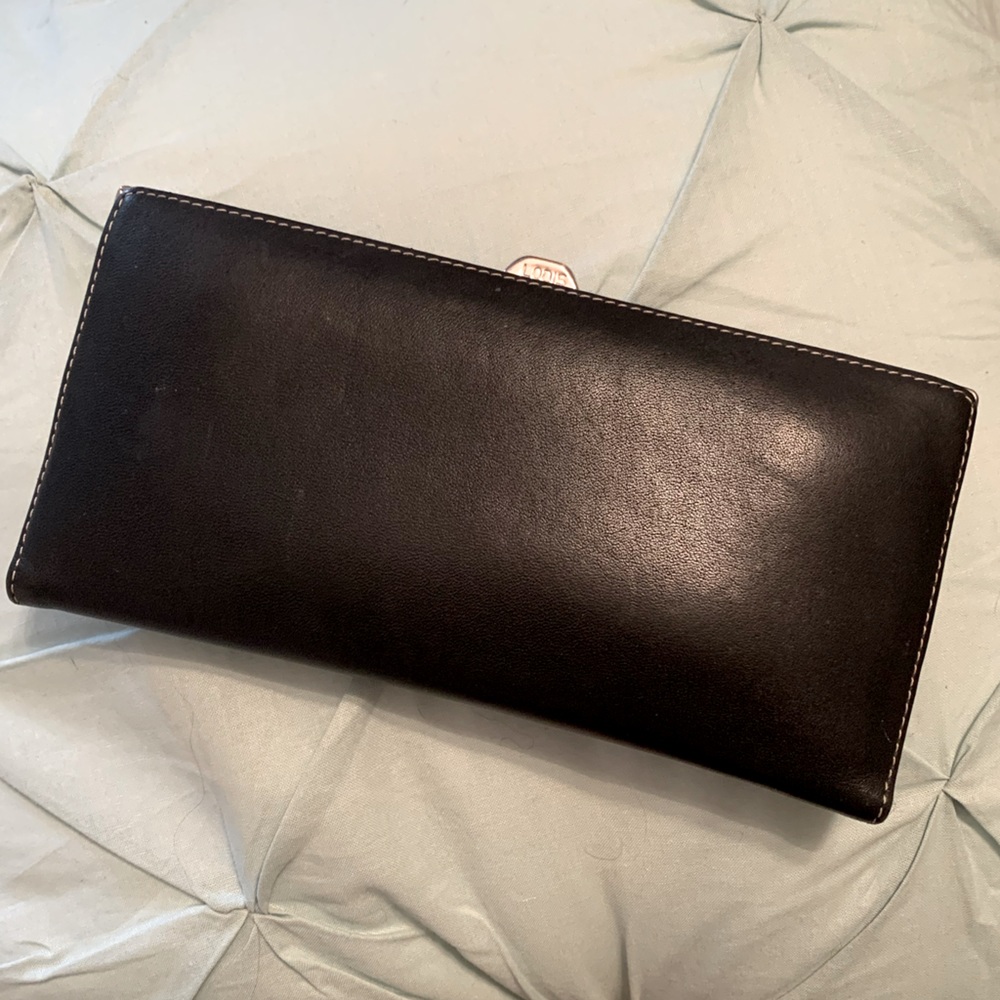 Lodis black wallet.